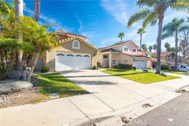 Single-family house For Sale in 3290, San Helena Drive, Oceanside, California