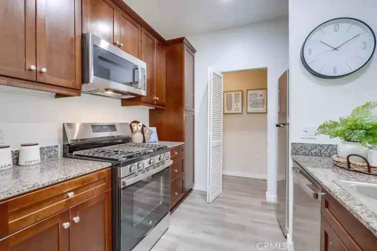 Condo For Sale in 2105, Scholarship, Irvine, California