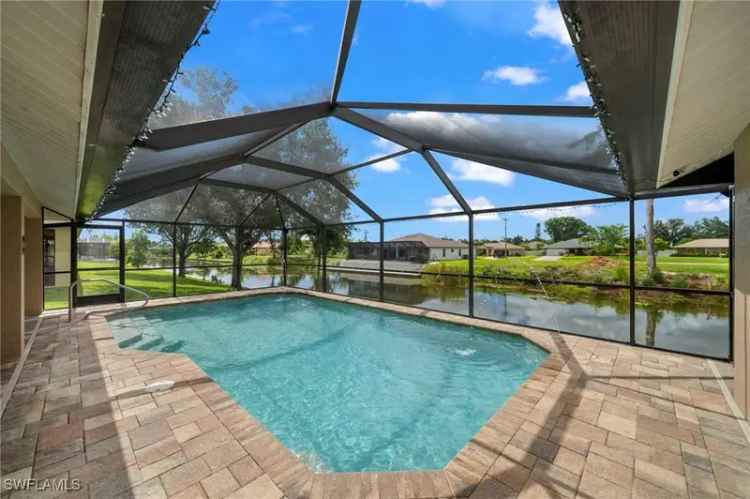 Single-family house For Sale in 207, Southeast 16th Street, Cape Coral, Florida