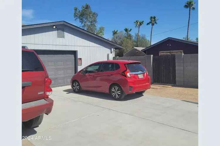 Single-family house For Sale in 3401, East Paradise Lane, Phoenix, Arizona