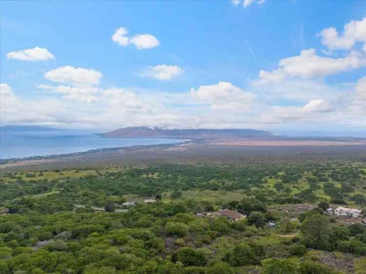 Land For Sale in Kula, Hawaii