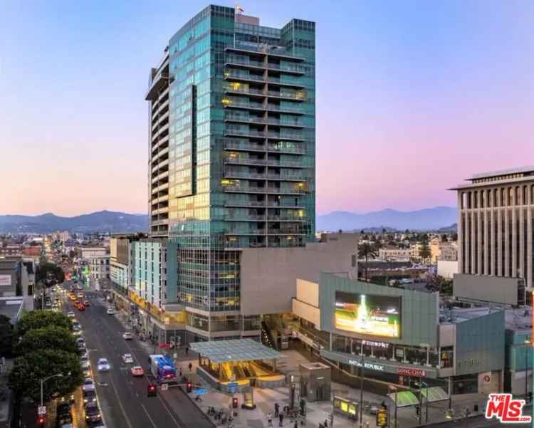 Condo For Sale in Los Angeles, California