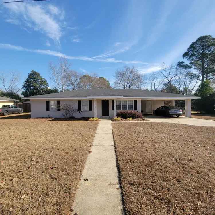 Single-family house For Sale in 615, Mitchell Street, Headland, Alabama