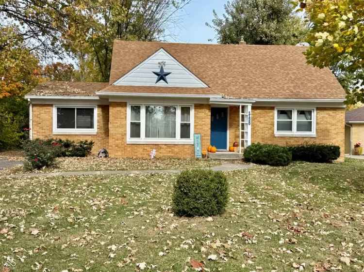 Single-family house For Sale in 1120, Southwood Drive, Indianapolis, Indiana