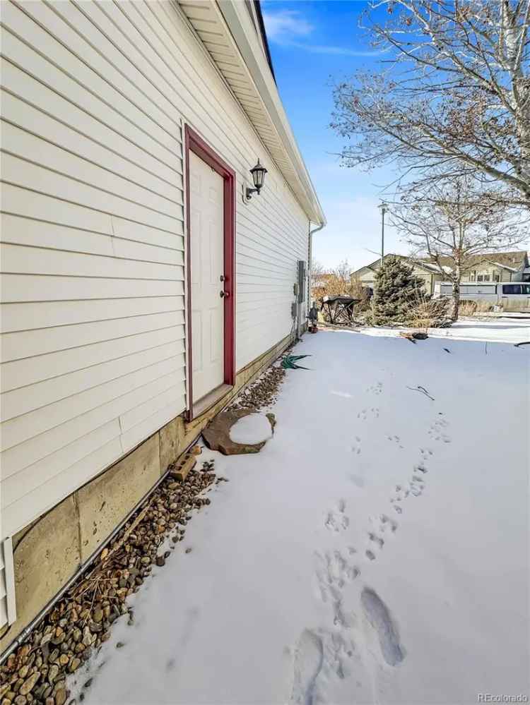 Beautiful Parkwood Ranch Home with Vaulted Ceilings