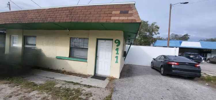 Multi-family house For Sale in 911, West Waters Avenue, Tampa, Florida