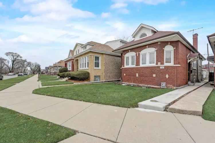 Single-family house For Sale in 8833, South Winchester Avenue, Chicago, Illinois