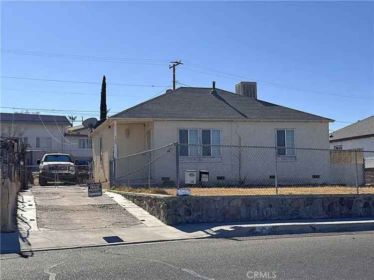 Multi-family house For Sale in 720, Flora Street, Barstow, California