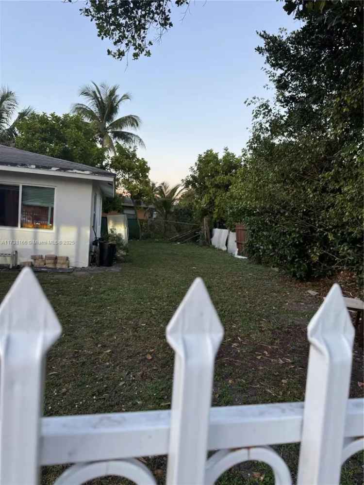 Multi-family house For Sale in 1471, Northwest 19th Street, Fort Lauderdale, Florida