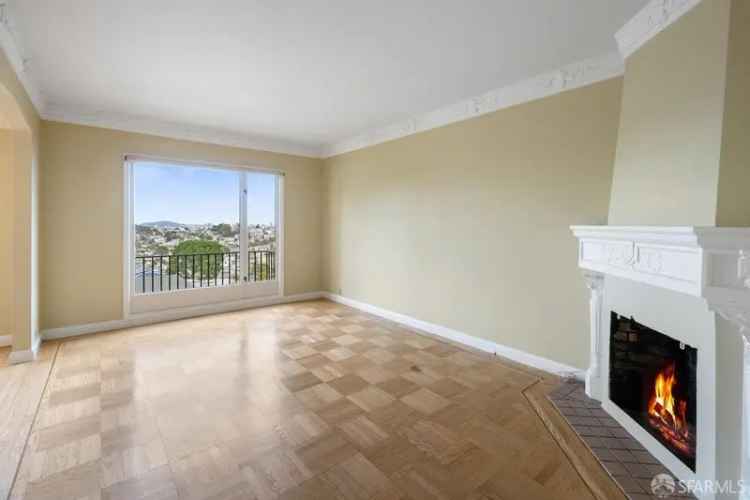 Single-family house For Sale in 4390, Cesar Chavez Street, San Francisco, California