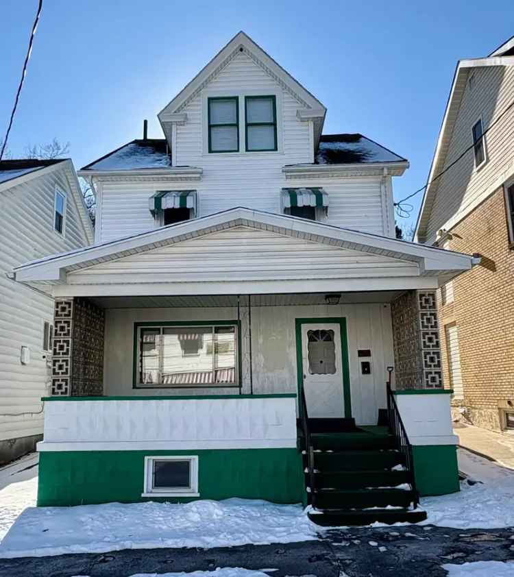 Cozy 3-Bedroom Home Near UPMC Altoona Hospital