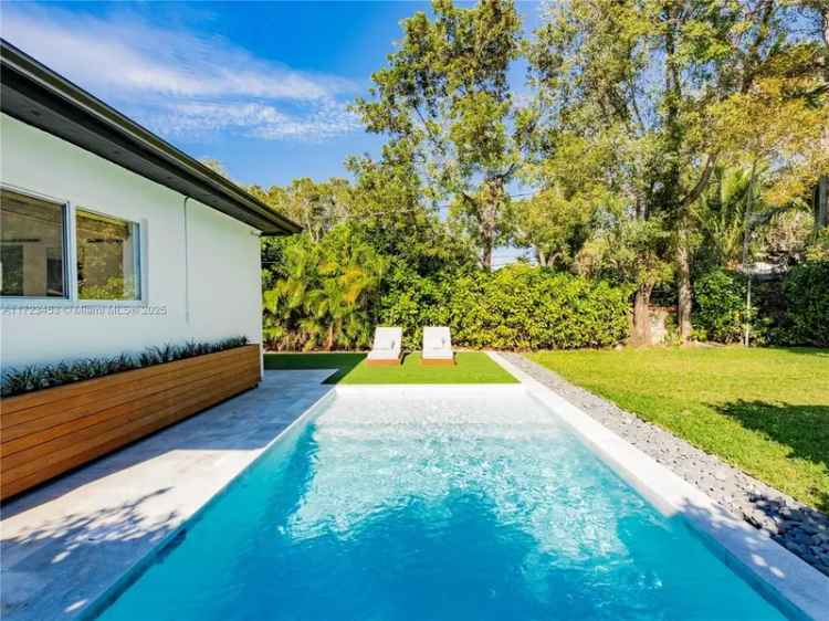 Single-family house For Sale in 1001, Southwest 23rd Road, Miami, Florida