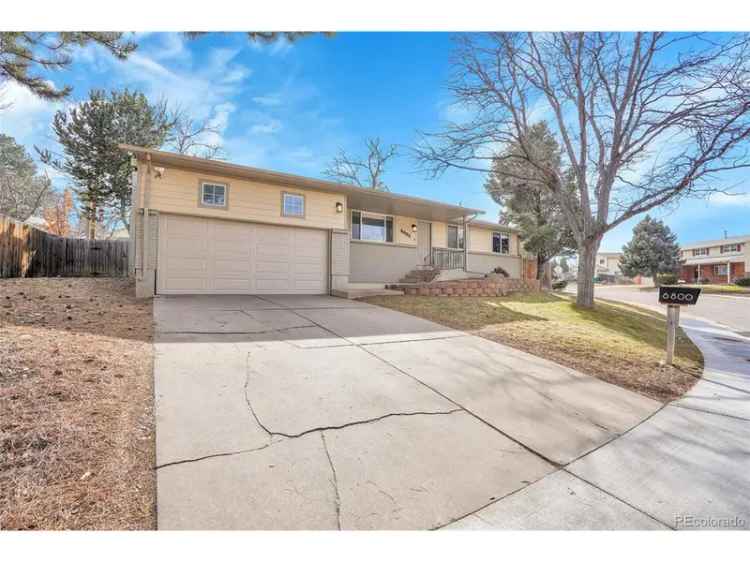 Single-family house For Sale in 6800, South Quince Street, Centennial, Colorado