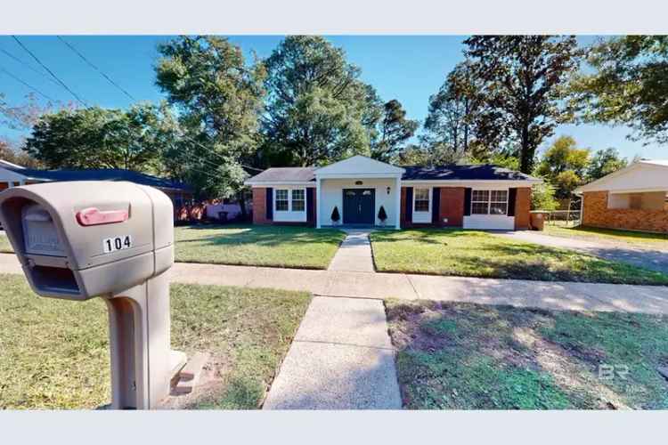 Single-family house For Sale in Mobile, Alabama