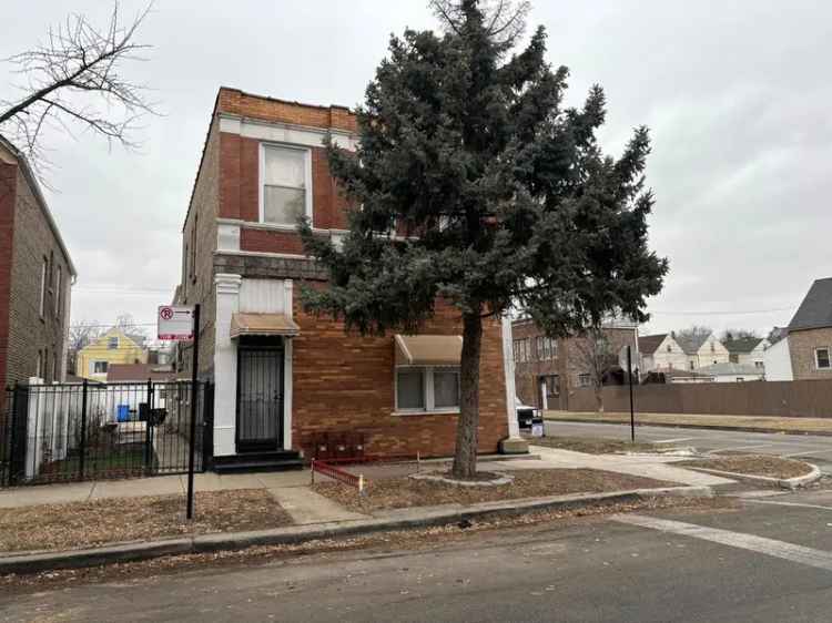 Multi-family house For Sale in 2700, South Avers Avenue, Chicago, Illinois