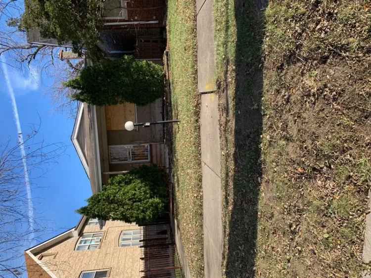 Single-family house For Sale in 10011, South Princeton Avenue, Chicago, Illinois