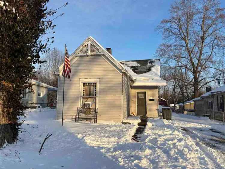 Single-family house For Sale in 1042, Beech Street, Connersville, Indiana