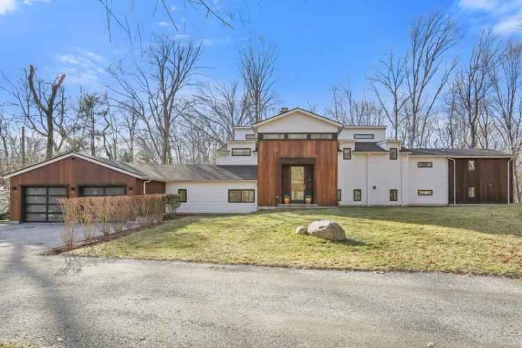 Single-family house For Sale in 10, Heathwood Lane, Westport, Connecticut