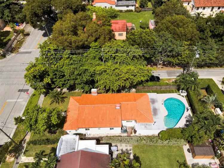 Single-family house For Sale in 375, Southwest 20th Road, Miami, Florida