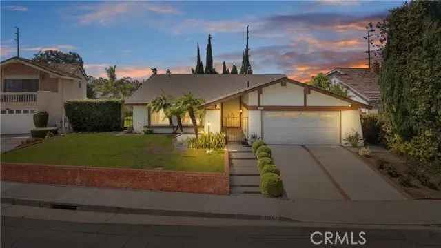 Single-family house For Sale in 24092, Parkhill Road, Lake Forest, California