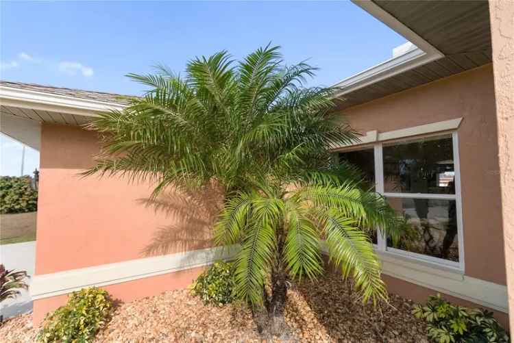 Single-family house For Sale in 2720, South Biscayne Drive, North Port, Florida