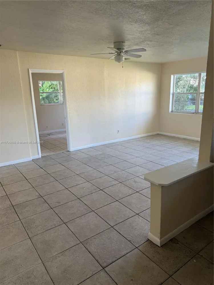 Multi-family house For Sale in 1021, Northwest 3rd Avenue, Fort Lauderdale, Florida