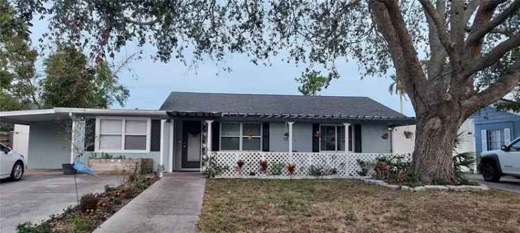 Single-family house For Sale in 305, 51st Street West, Bradenton, Florida