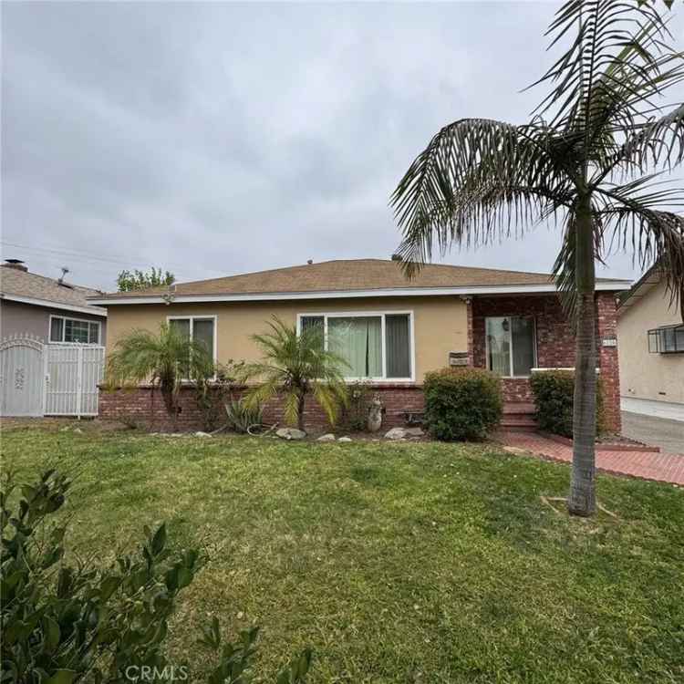 Single-family house For Sale in 6120, Cartwright Avenue, Los Angeles, California