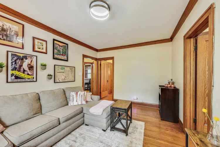 Condo For Sale in 2004, West Walton Street, Chicago, Illinois