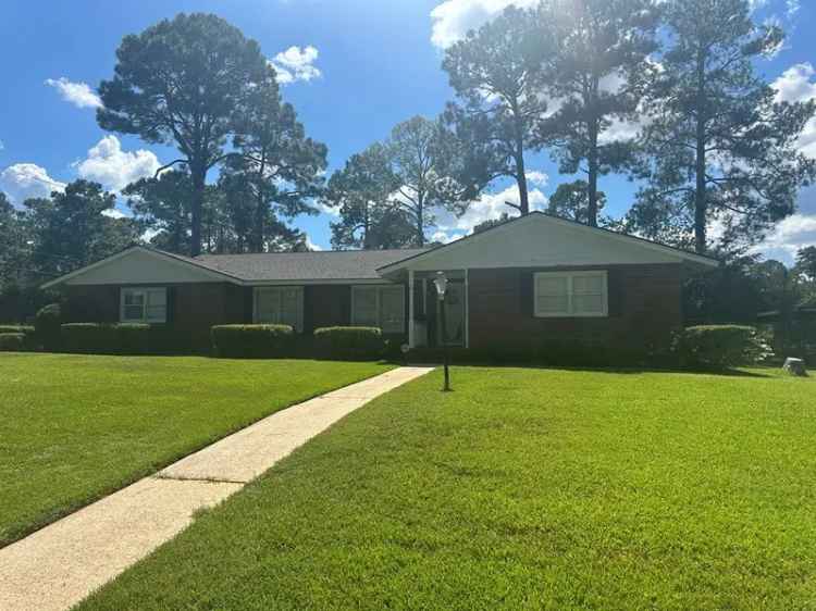 Single-family house For Sale in 2001, Robinhood Road, Albany, Georgia