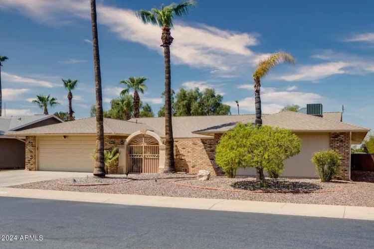 Single-family house For Sale in 19434, North 130th Avenue, Sun City West, Arizona