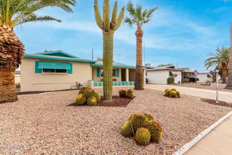 Single-family house For Sale in 1417, South Grand Drive, Apache Junction, Arizona