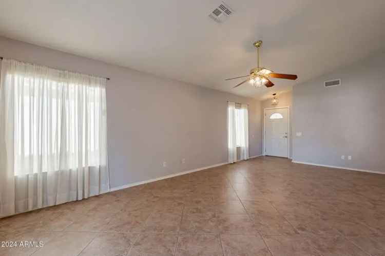 Single-family house For Sale in 680, East Gail Drive, Chandler, Arizona