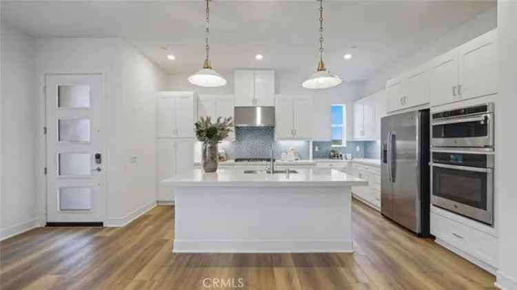 Condo For Sale in Irvine, California