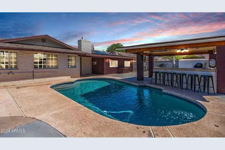 Single-family house For Sale in Apache Junction, Arizona