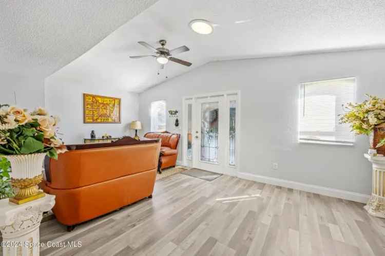 Single-family house For Sale in Palm Bay, Florida