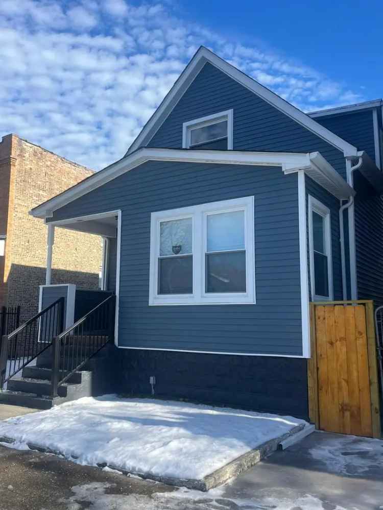 Single-family house For Sale in 8533, South Morgan Street, Chicago, Illinois