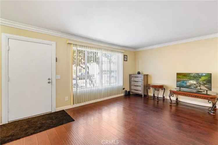 House For Sale in Los Angeles, California