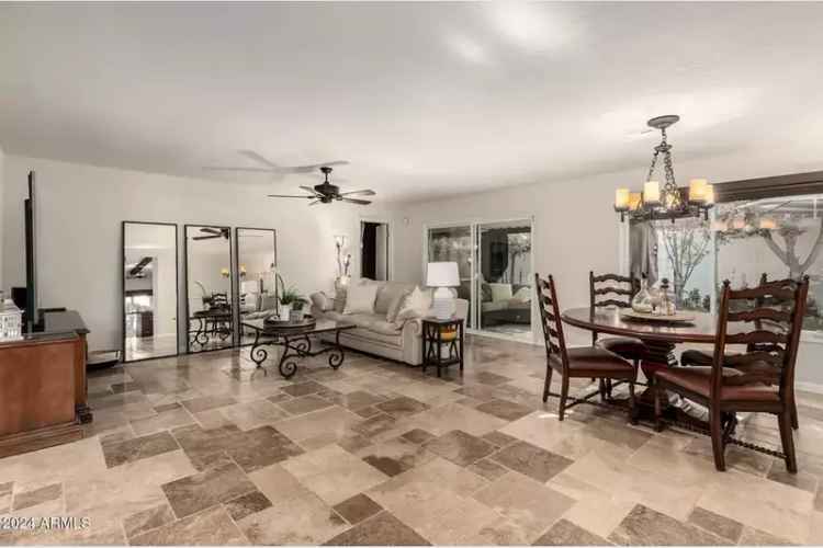 Single-family house For Sale in Scottsdale, Arizona