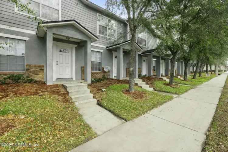 House For Sale in 8426, McGirts Village Lane, Jacksonville, Florida