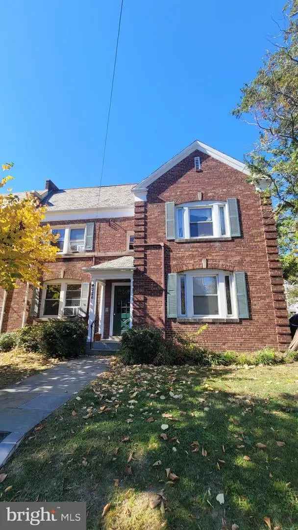 Multi-family house For Sale in 4026, 9th Street Northeast, Washington, District of Columbia