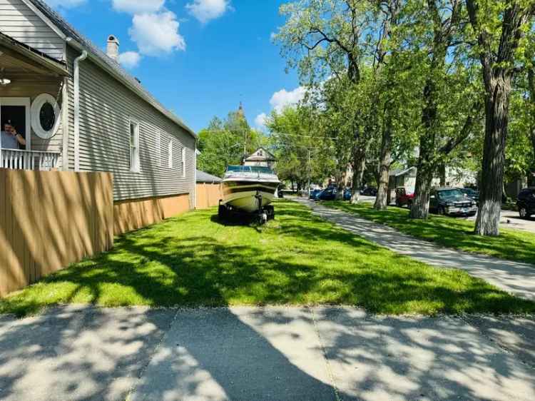 Land For Sale in 8657, South Escanaba Avenue, Chicago, Illinois