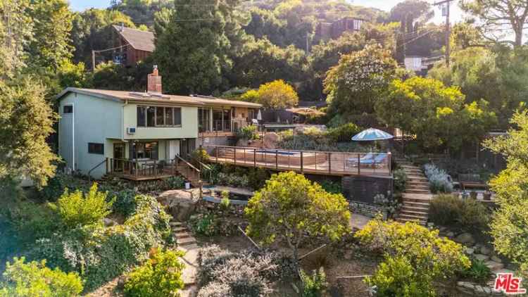 Single-family house For Sale in 19933, Summit Drive, Topanga, California