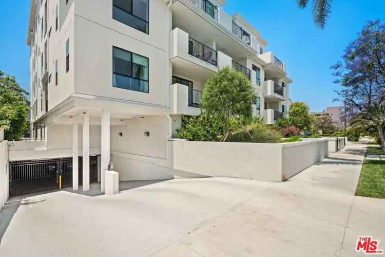 Condo For Sale in 1515, South Holt Avenue, Los Angeles, California