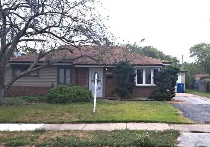 Single-family house For Sale in 1525, Gordon Avenue, Calumet City, Illinois