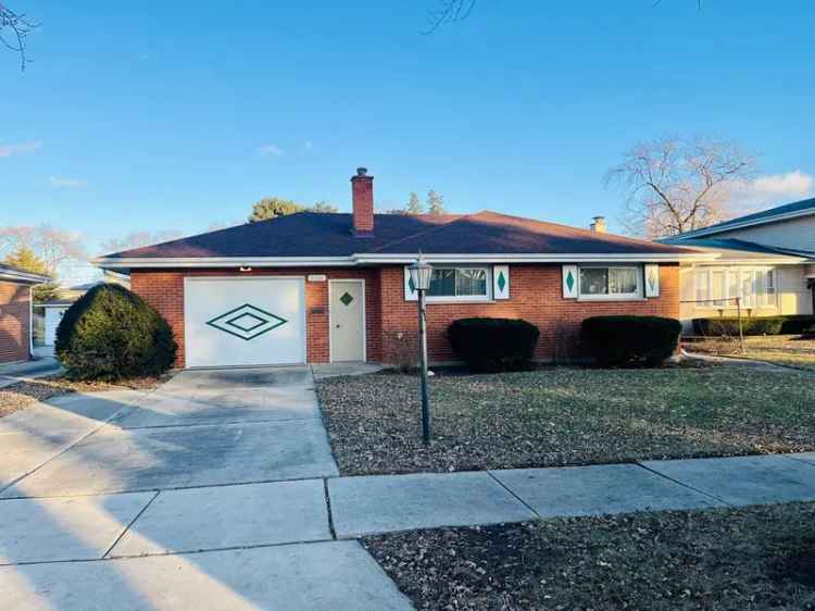 Single-family house For Sale in 2241, Spruce Avenue, Des Plaines, Illinois