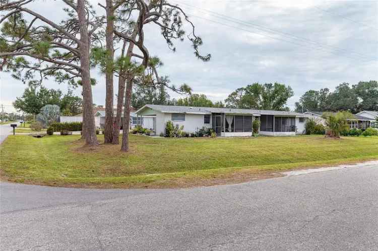 Multi-family house For Sale in 104, South New York Avenue, Englewood, Florida