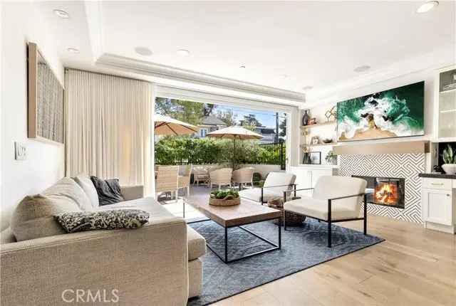 Single-family house For Sale in 621, Poppy Avenue, Newport Beach, California