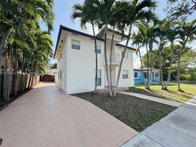 Single-family house For Sale in 1936, Southwest 18th Street, Miami, Florida