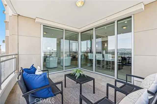 Condo For Sale in 3122, Scholarship, Irvine, California